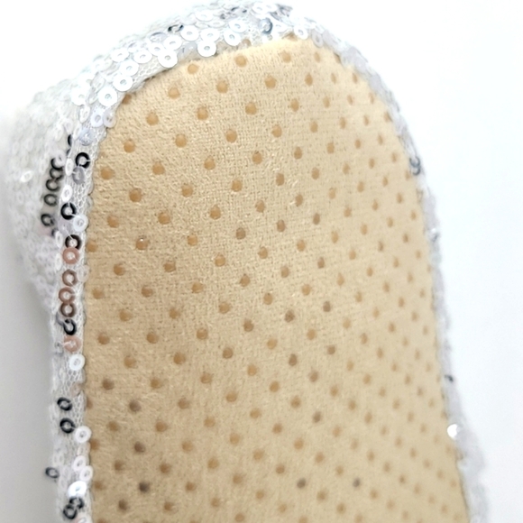 ⭐️3/ $30⭐️Alotta Knitts Women's Silver Sequins Ballerina Slippers Sherpa Sz M - Picture 4 of 8